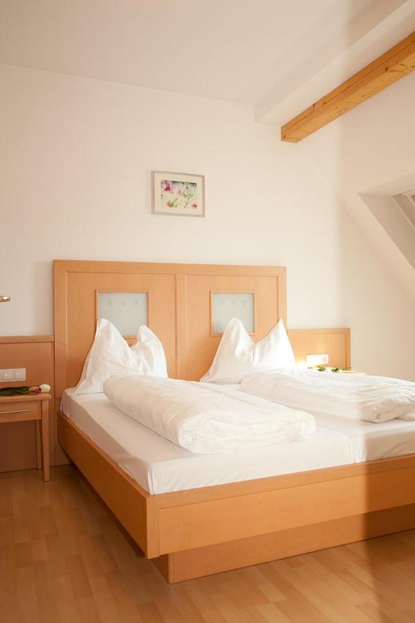 Raiffeisenhof Appartements Ehrenhausen Exterior photo