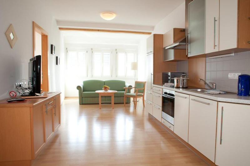 Raiffeisenhof Appartements Ehrenhausen Exterior photo